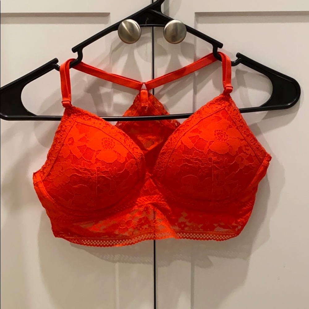 NWT LACE RED BRALETTE